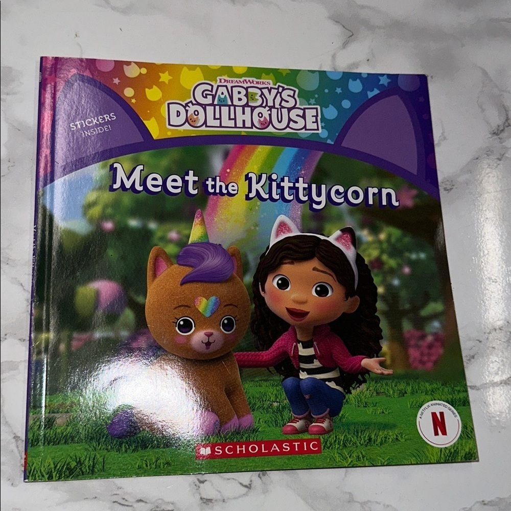 Scholastic Gabby's Dollhouse Meet the Kittycorn Book - Purple and Green